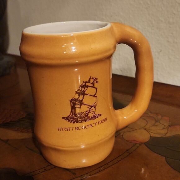 Vintage Daga Hyatt Regency Maui Mug 16oz. - Picture 2 of 5